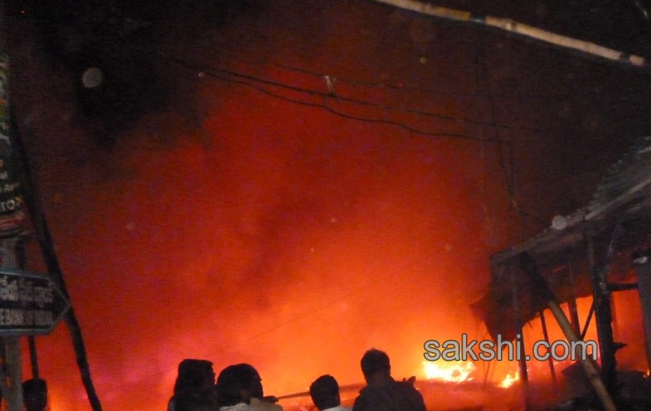 srikalahasti temple premises fire accident13