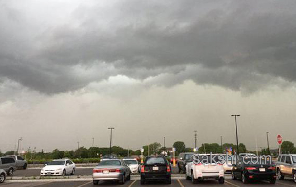 Tornadoes Kill 2 Destroy Homes in Rural Oklahoma2