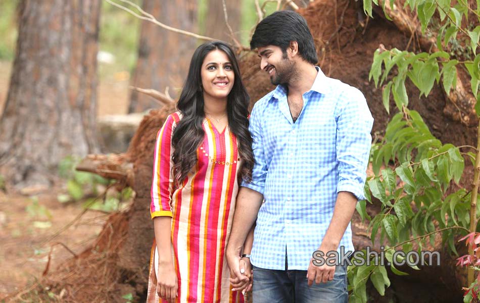 oka manasu movie stills3