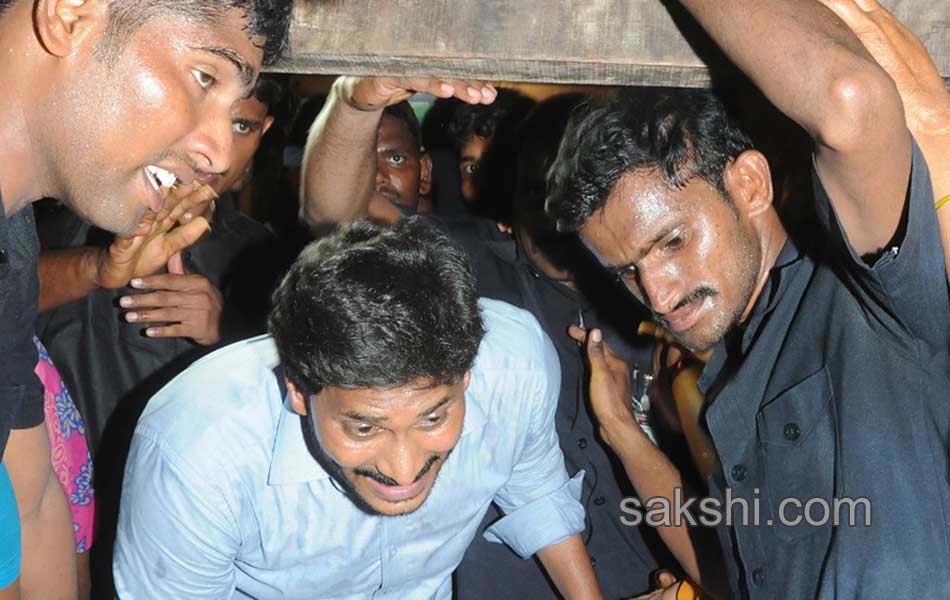 YS Jagan to console Lakshmipuram wall collapse victims families - Sakshi13