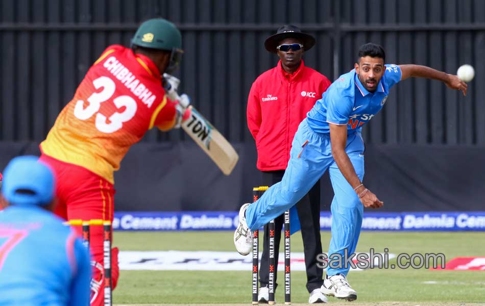 india beats zimbabwe in second one day achives series by 2 014