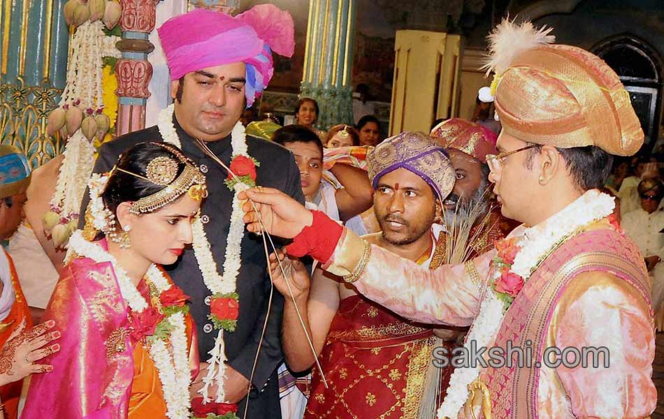 King  Yaduveer Ties Knot with Rajasthan Royalty at Mysore Palace4