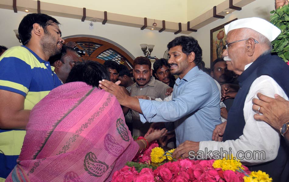 ys jagan tributes to rajareddy - Sakshi1