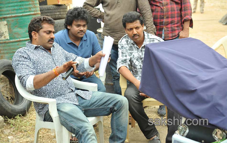 Chuttalabbayi Movie Working Stills6