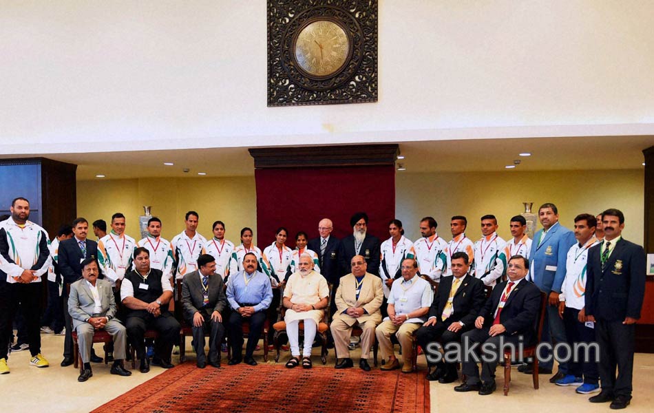 Rio Olympics 2016 Narendra Modi gives send off to Indian contingents - Sakshi4