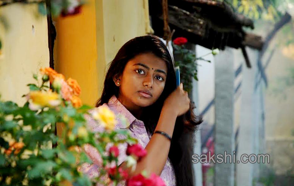 Tholipremalo movie Stills10