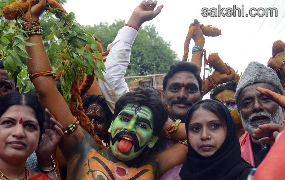 Bonalu Celebrations In Golkonda10