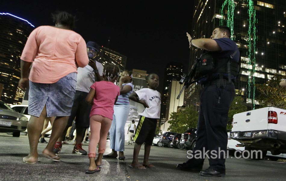 Police Shootings Protests Dallas - Sakshi12