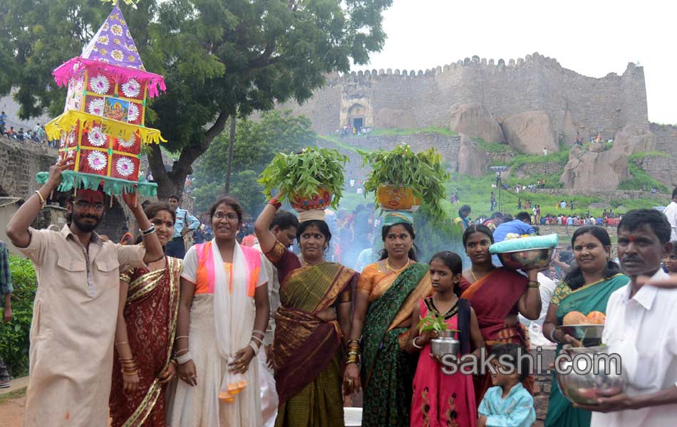 SriJagdambika Ammavari Bonalu celebrations in Golconda Fort2