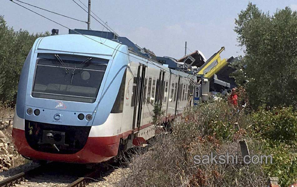 Italy Train Crash9