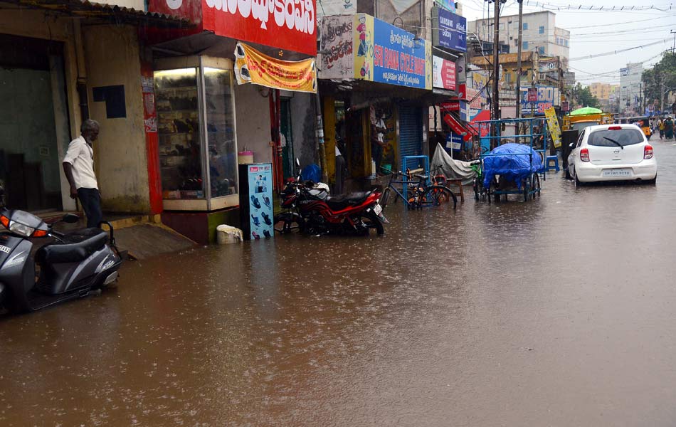 Heavy Rain in Guntur Corporation - Sakshi6