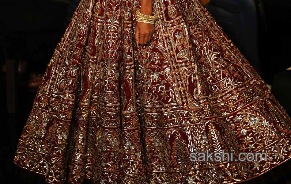 designer Manish Malhotra fashion week11