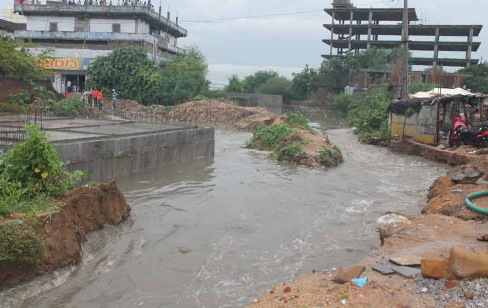 Heavy rain in SURYAPET1