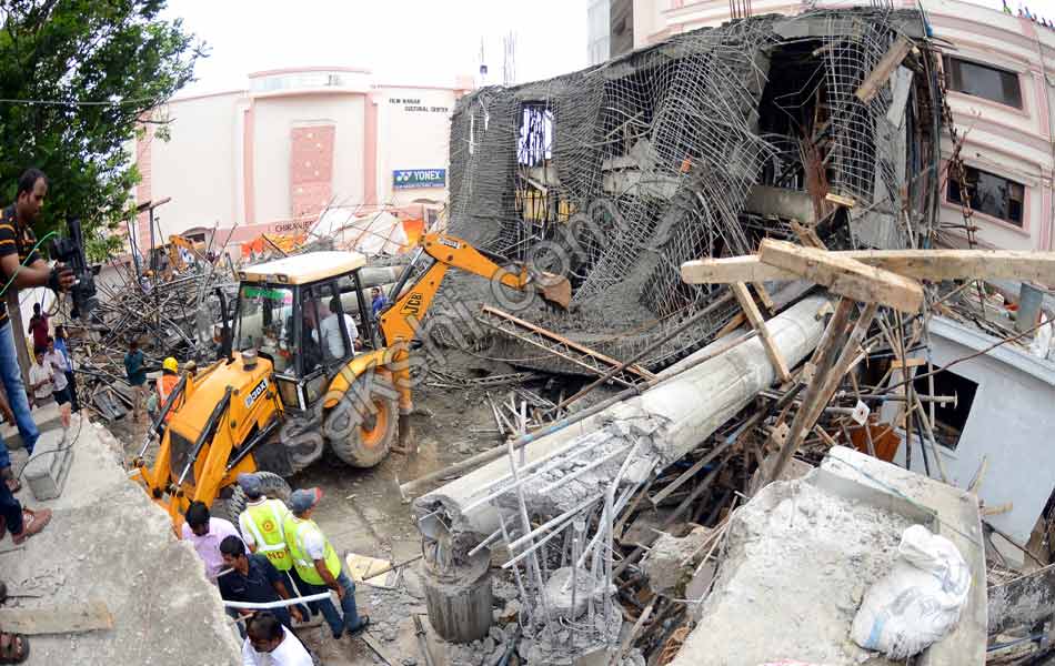 2 Killed As Building Under Construction Collapses at Film Nagar - Sakshi3