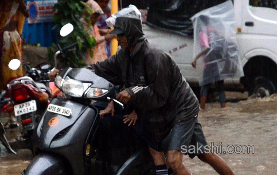 heavy rain in hyderabad - Sakshi18