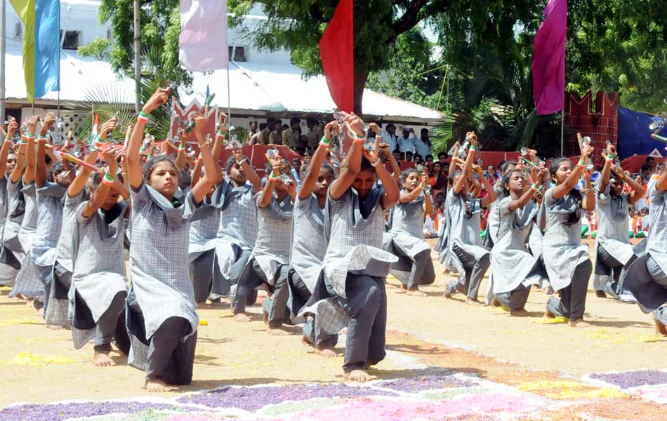  విద్యార్థుల కోలాటం  5