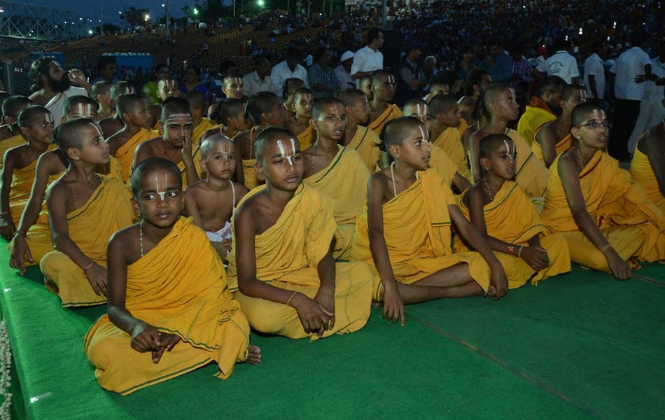 China jeeyar harathi to the Krishna river17