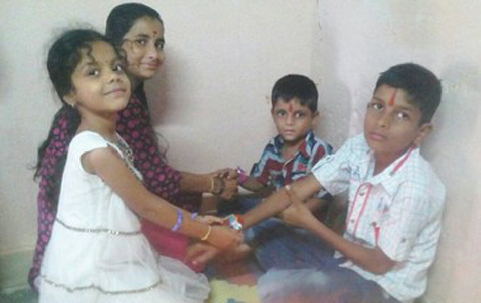 Anna  sister Rakhi warmly2