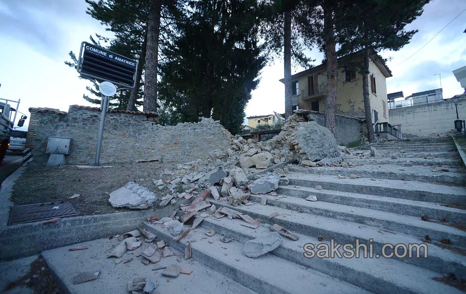 Italy Quake13