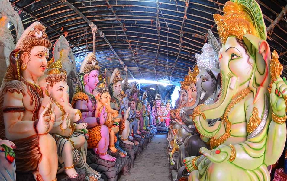 Ganapathi statues ready for Vinayaka chavithi - Sakshi1