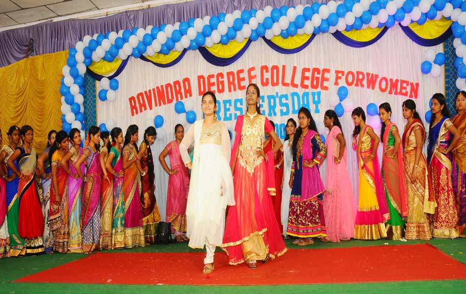 ravindra mahila kalashala freshers day - Sakshi9