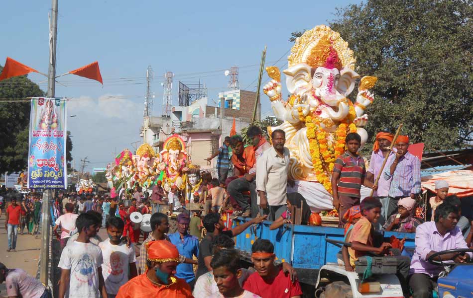 byebye ganesh - Sakshi1