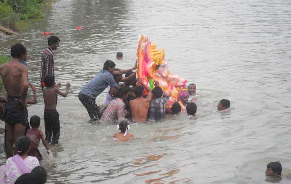 byebye ganesh - Sakshi5