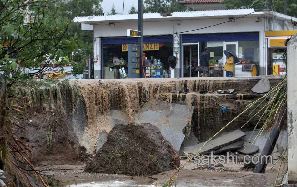 Heavy rains in Greece11