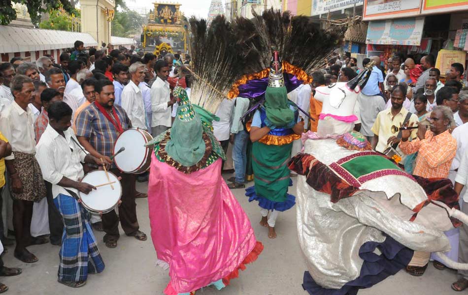 grandly celebrate lord vinayaka car festival4