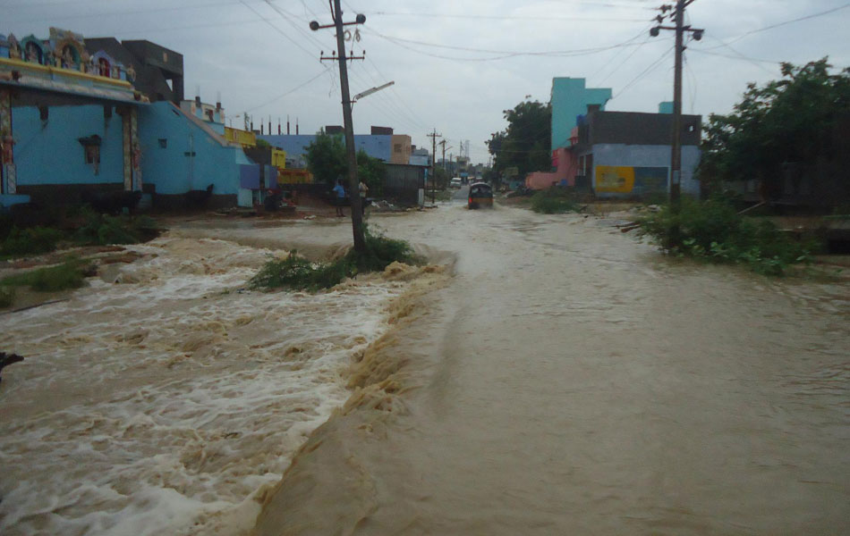 heavy rains in guntur district - Sakshi6