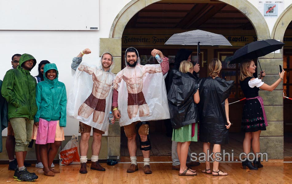 Visitors enjoys the Oktoberfest beer festival in Munich  Germany12