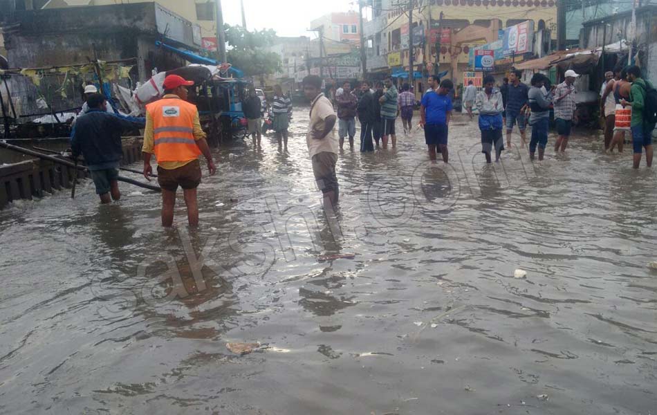 huge rains in Hyderabd - Sakshi6