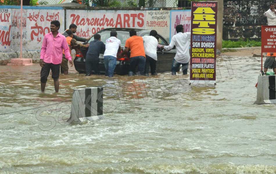 huge rains in Hyderabd - Sakshi27