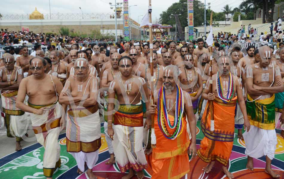 China Shesha Vahana Seva in Tirupati5