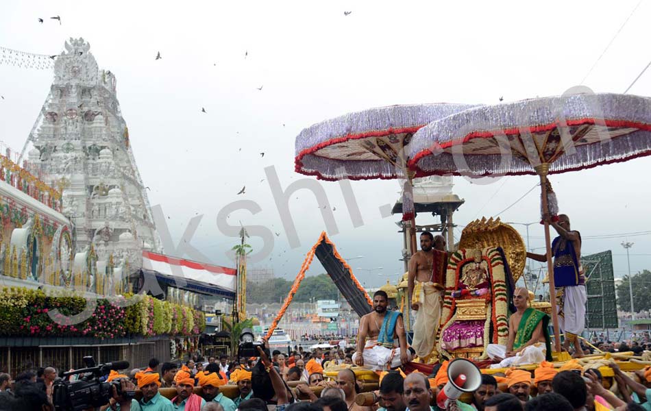 China Shesha Vahana Seva in Tirupati11