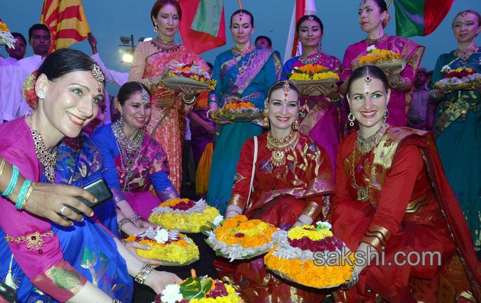 bathukamma festival in Hussain Sagar36