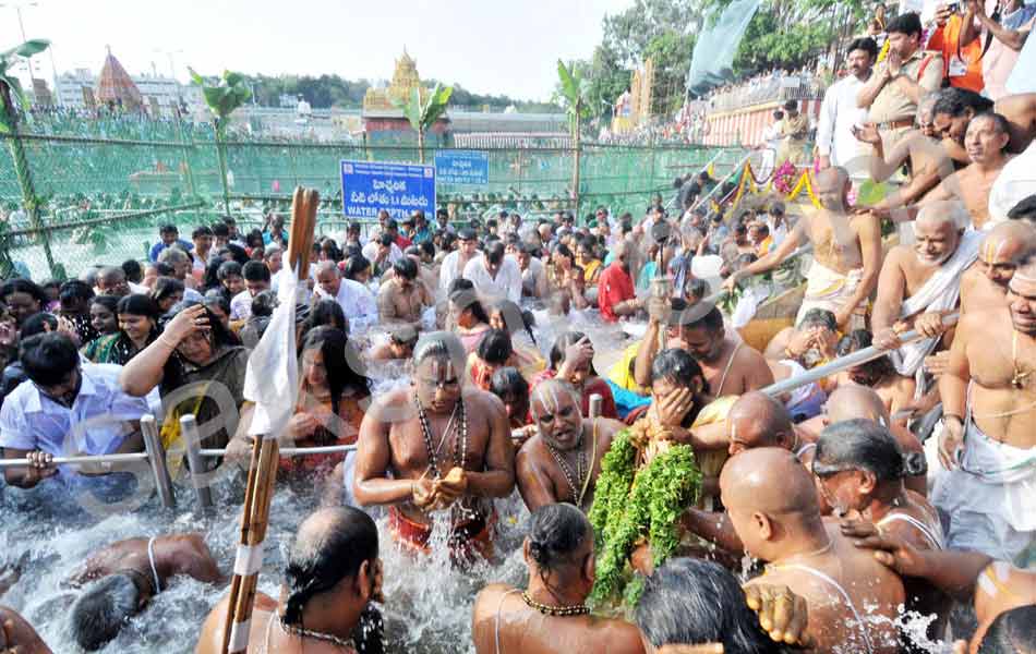 chakrasnanam end in tirumala8