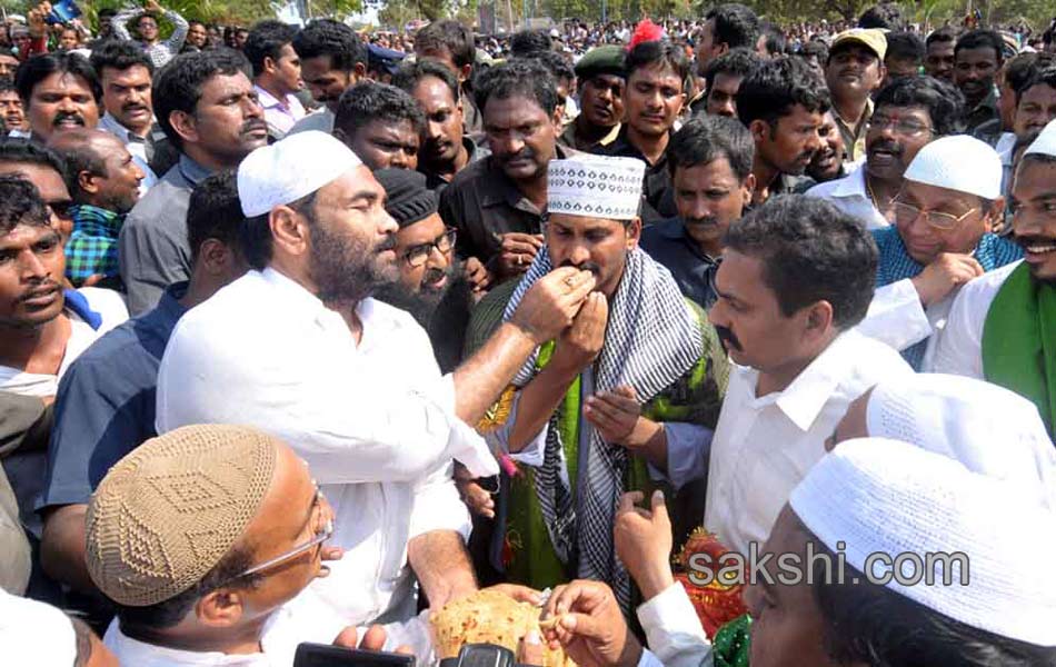 ys jagan mohan reddy participated in rottela panduga - Sakshi6