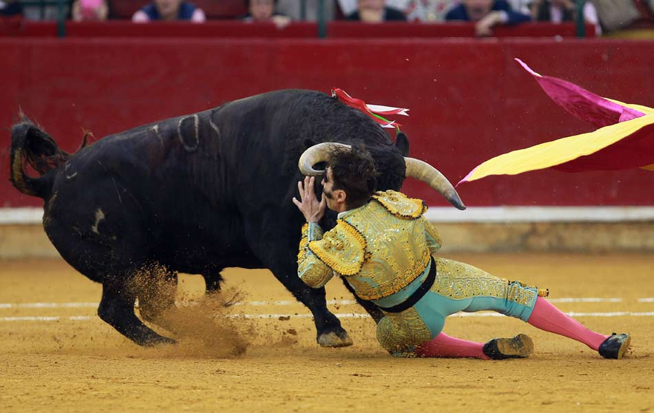 Bull fight festival in spain - Sakshi9