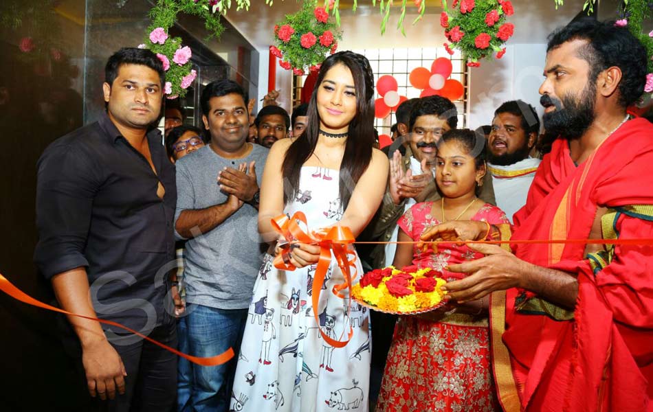 Raashi Khanna launches Biryanis Restaurant5