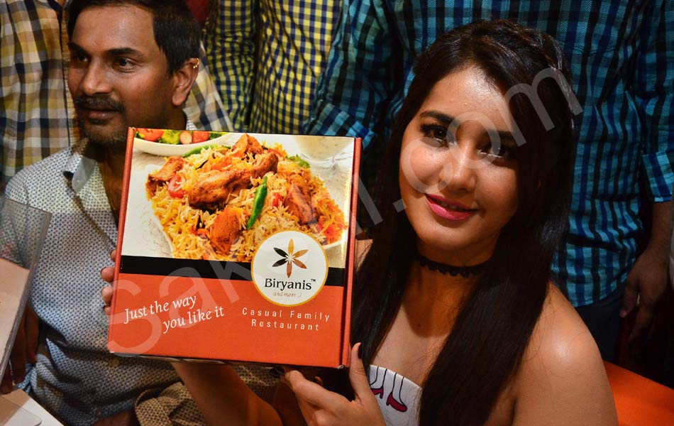 Raashi Khanna launches Biryanis Restaurant6