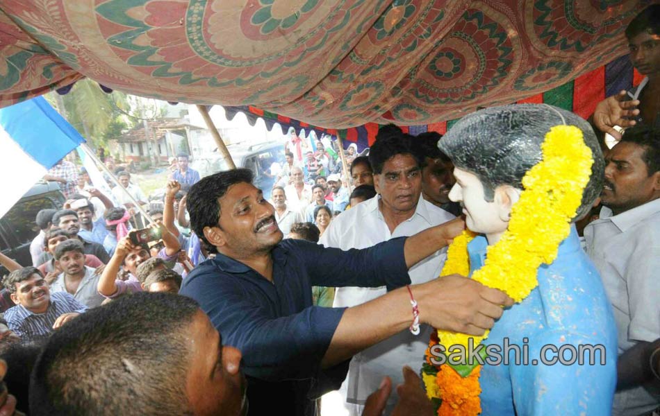 YS Jagan tour in Thunduru - Sakshi3