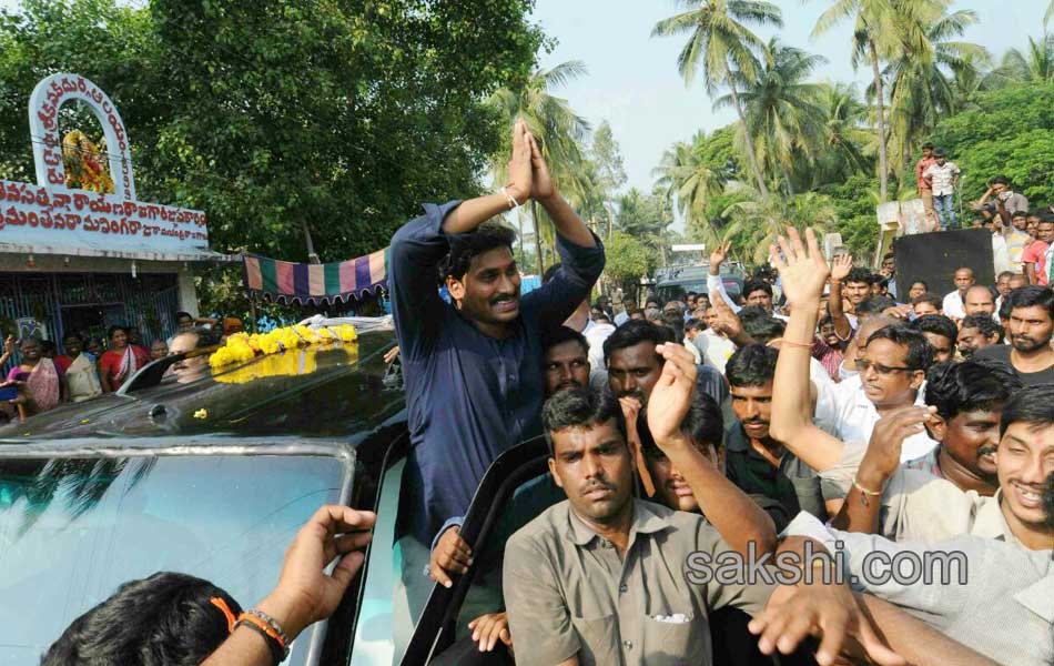 YS Jagan tour in Thunduru - Sakshi5