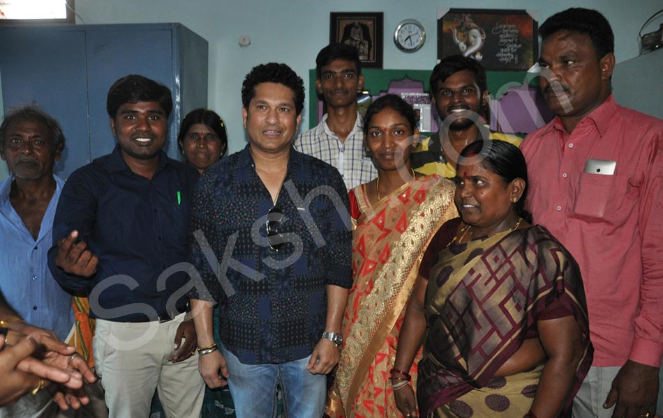 Sachin visits his adopted village Puttamraju Kandrika in AP17