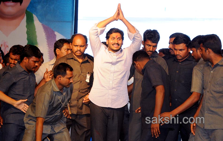 support will be with divis effected people says ys jagan mohan reddy - Sakshi3