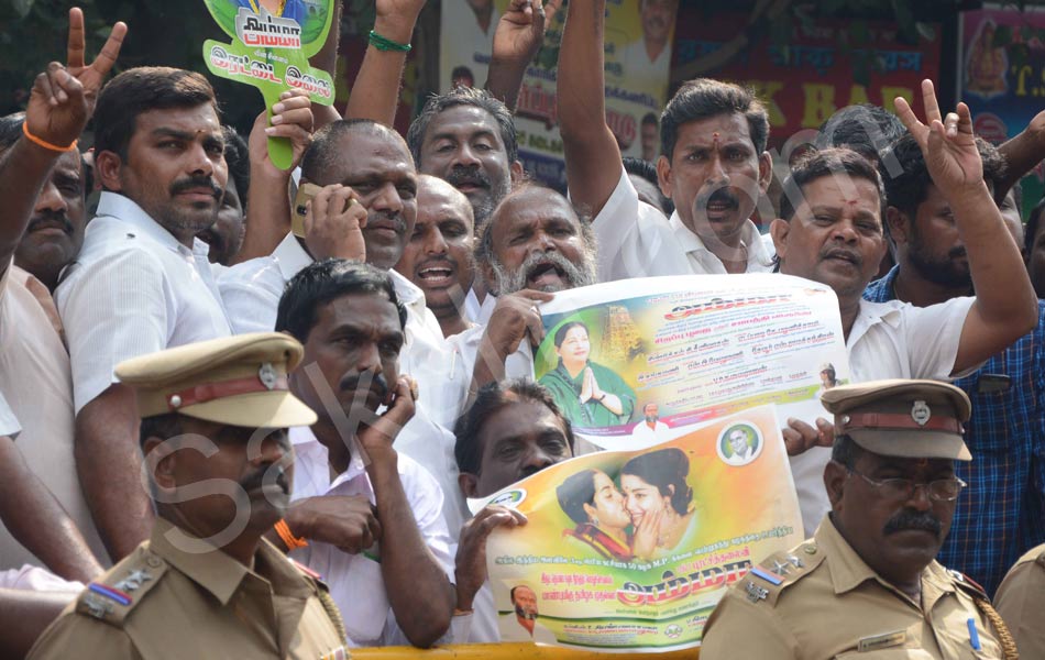 Jayalalithas critical health38