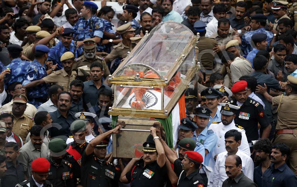 Jayalalithaa laid to rest10