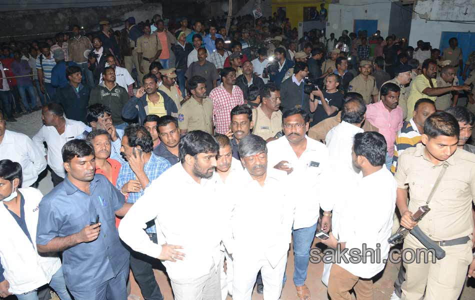 5 stare building collaspses in nanakramguda6