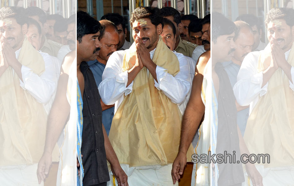 ys jagan in srisailam mallanna temple - Sakshi6