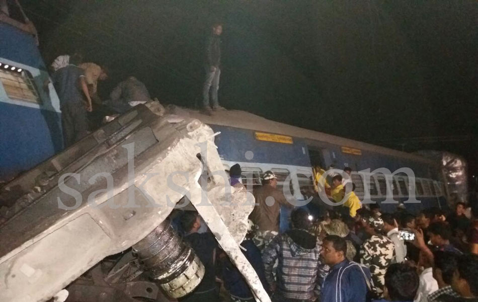 Train accident in andhra pradesh6